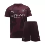 Manchester City 2024/25 yilgi uchinchi futbol formasi